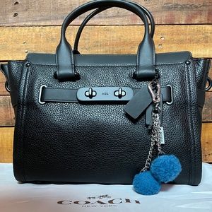 Coach swagger carry-all leather purse in black
